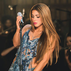 Shakira — Hips Don't Lie (Bermuda Remix)