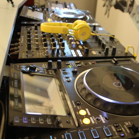 Provenzano DJ, Contenuti storici