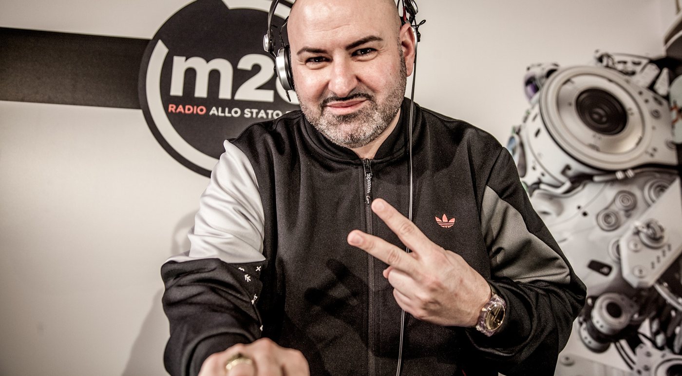 Prima stagione, Federico Scavo in consolle nella Provenzano DJ Zone
