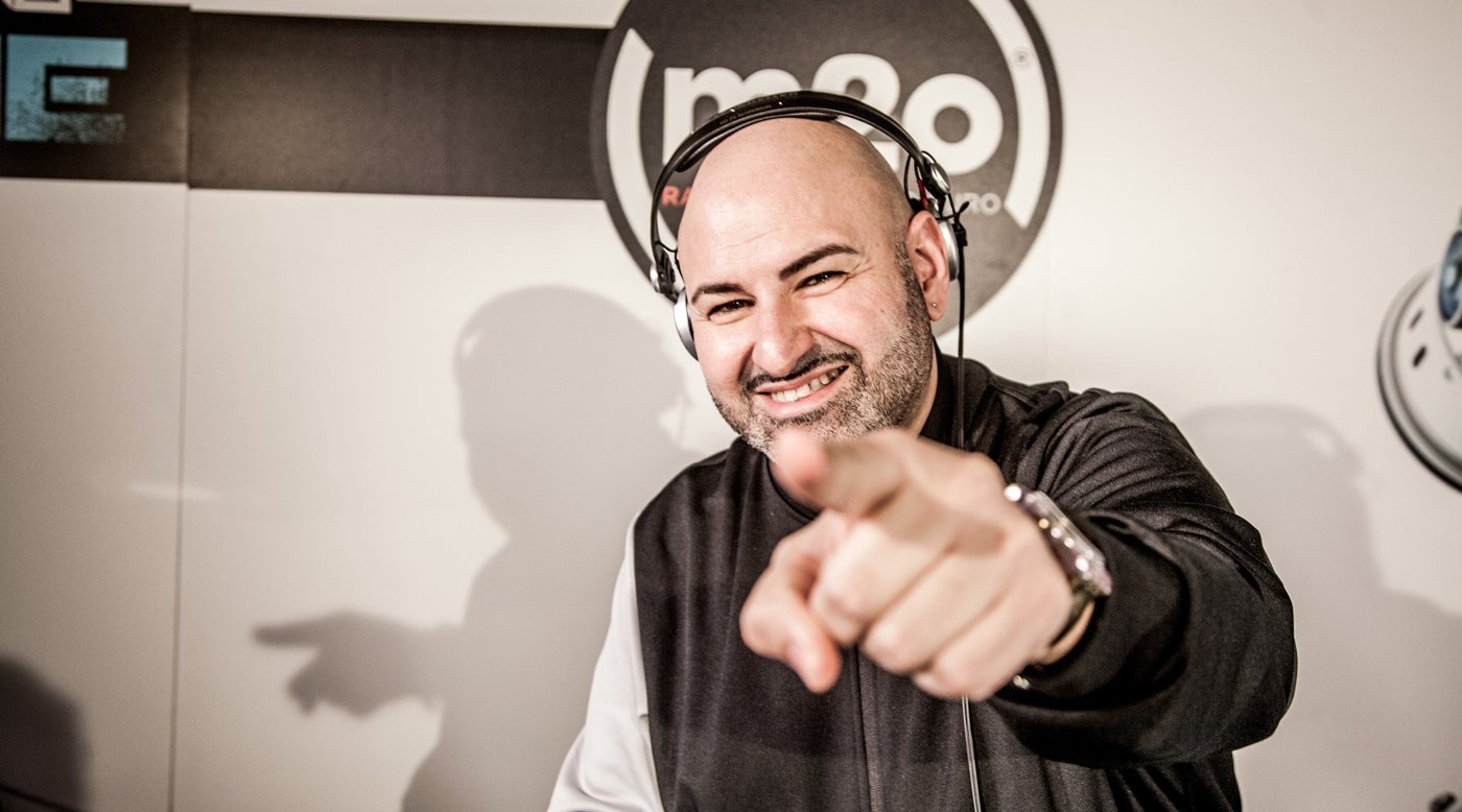 Prima stagione, Federico Scavo in consolle nella Provenzano DJ Zone